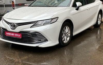 Toyota Camry, 2019 год, 2 350 000 рублей, 1 фотография