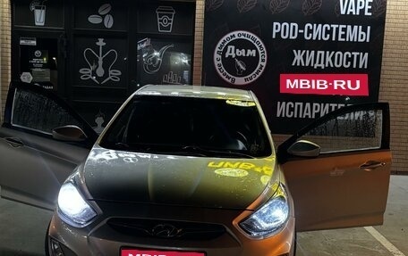 Hyundai Solaris II рестайлинг, 2012 год, 930 000 рублей, 1 фотография