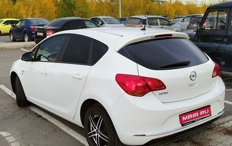 Opel Astra J, 2013 год, 680 000 рублей, 1 фотография