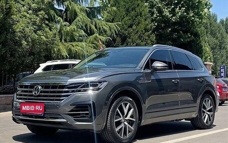 Volkswagen Touareg III, 2021 год, 5 750 000 рублей, 1 фотография