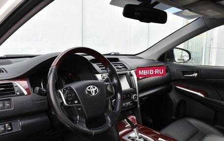 Toyota Camry, 2012 год, 1 649 000 рублей, 10 фотография