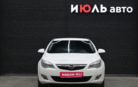 Opel Astra J, 2011 год, 740 000 рублей, 2 фотография