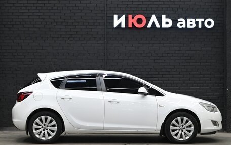 Opel Astra J, 2011 год, 740 000 рублей, 9 фотография