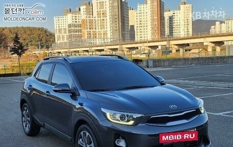 KIA Stonic, 2021 год, 1 348 002 рублей, 5 фотография