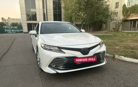 Toyota Camry, 2019 год, 3 100 000 рублей, 2 фотография