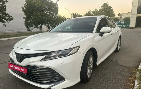 Toyota Camry, 2019 год, 3 100 000 рублей, 6 фотография