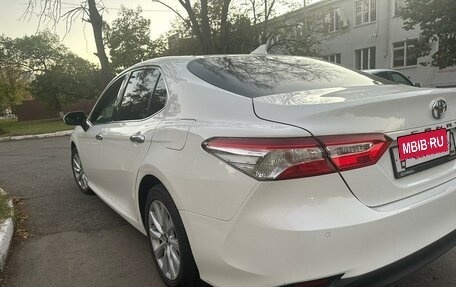 Toyota Camry, 2019 год, 3 100 000 рублей, 4 фотография