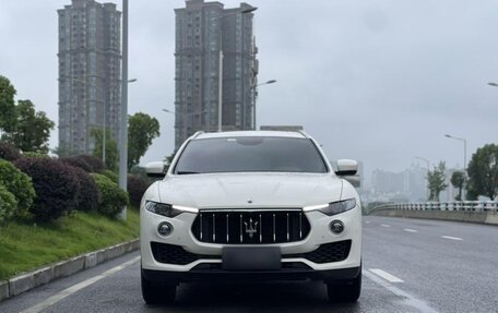 Maserati Levante I, 2021 год, 5 800 000 рублей, 2 фотография