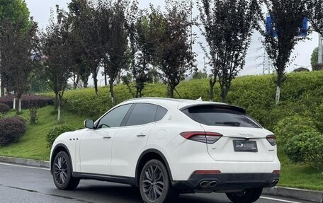 Maserati Levante I, 2021 год, 5 800 000 рублей, 3 фотография