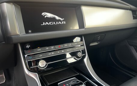 Jaguar XF II, 2019 год, 3 100 000 рублей, 19 фотография