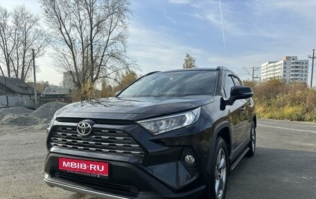 Toyota RAV4, 2019 год, 3 350 000 рублей, 1 фотография