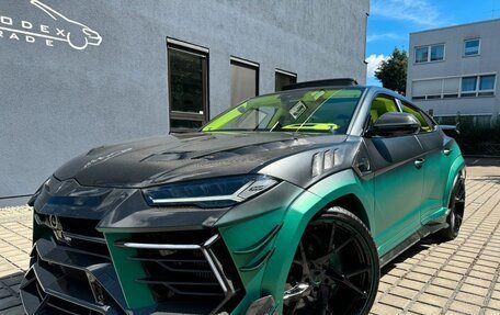 Lamborghini Urus I, 2024 год, 85 000 000 рублей, 4 фотография