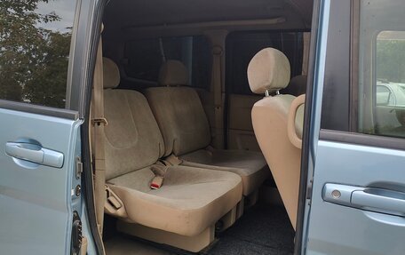 Nissan Serena II, 2002 год, 730 000 рублей, 18 фотография