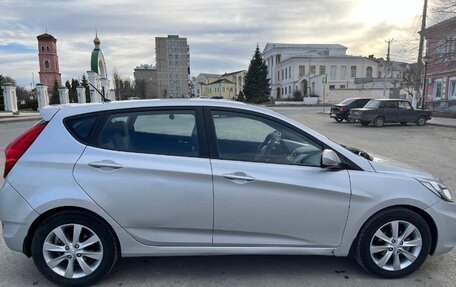 Hyundai Solaris II рестайлинг, 2011 год, 850 000 рублей, 4 фотография