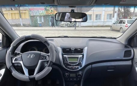 Hyundai Solaris II рестайлинг, 2011 год, 850 000 рублей, 9 фотография