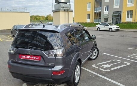 Mitsubishi Outlander III рестайлинг 3, 2007 год, 1 350 000 рублей, 7 фотография