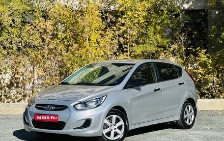 Hyundai Solaris II рестайлинг, 2011 год, 835 000 рублей, 1 фотография