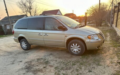 Chrysler Town & Country IV, 2005 год, 960 000 рублей, 12 фотография