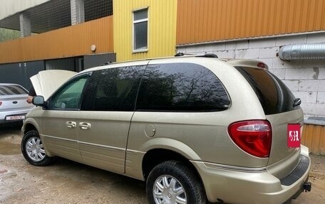 Chrysler Town & Country IV, 2005 год, 960 000 рублей, 10 фотография