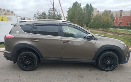 Toyota RAV4, 2018 год, 2 890 000 рублей, 9 фотография