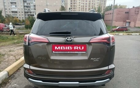 Toyota RAV4, 2018 год, 2 890 000 рублей, 11 фотография