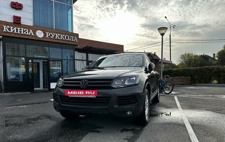 Volkswagen Touareg III, 2010 год, 2 000 000 рублей, 2 фотография