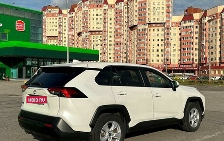 Toyota RAV4, 2020 год, 3 150 000 рублей, 5 фотография