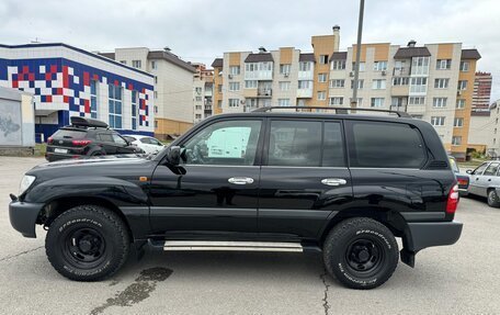 Toyota Land Cruiser 100 рестайлинг 2, 2004 год, 2 849 000 рублей, 8 фотография