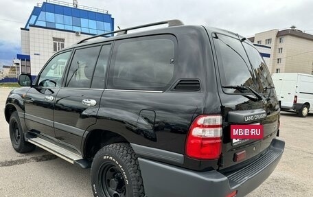 Toyota Land Cruiser 100 рестайлинг 2, 2004 год, 2 849 000 рублей, 7 фотография