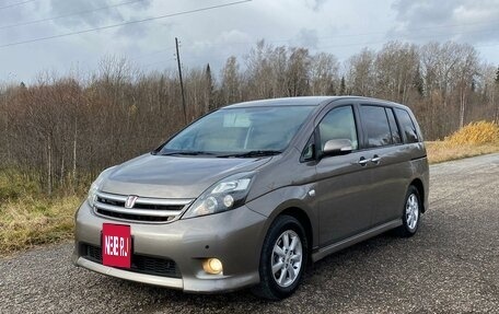 Toyota ISis I, 2010 год, 1 399 000 рублей, 2 фотография