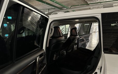 Toyota Land Cruiser 200, 2010 год, 3 800 000 рублей, 5 фотография