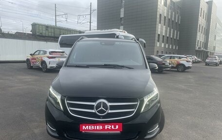 Mercedes-Benz V-Класс, 2017 год, 4 900 000 рублей, 3 фотография