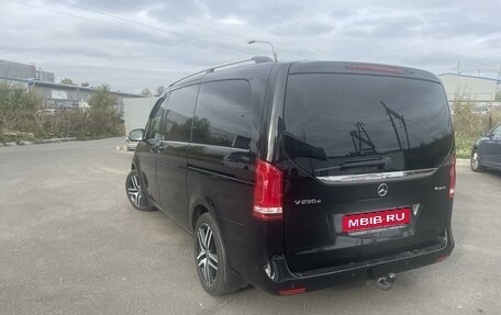 Mercedes-Benz V-Класс, 2017 год, 4 900 000 рублей, 6 фотография