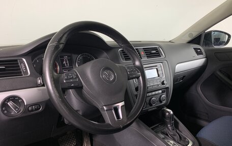 Volkswagen Jetta VI, 2013 год, 1 020 000 рублей, 12 фотография