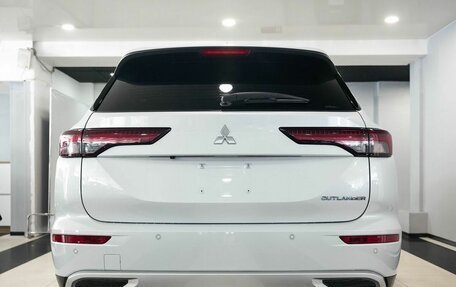 Mitsubishi Outlander, 2022 год, 3 720 000 рублей, 5 фотография