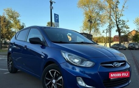 Hyundai Solaris II рестайлинг, 2012 год, 800 000 рублей, 19 фотография