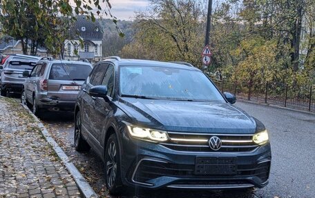 Volkswagen Tiguan II, 2021 год, 4 600 000 рублей, 24 фотография