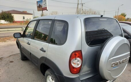 Chevrolet Niva I рестайлинг, 2011 год, 550 000 рублей, 2 фотография