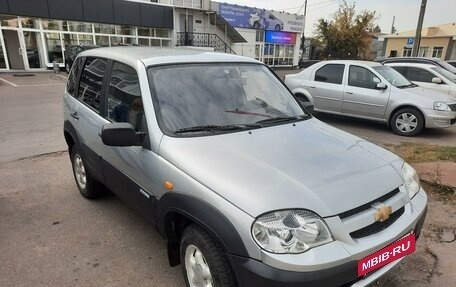 Chevrolet Niva I рестайлинг, 2011 год, 550 000 рублей, 3 фотография