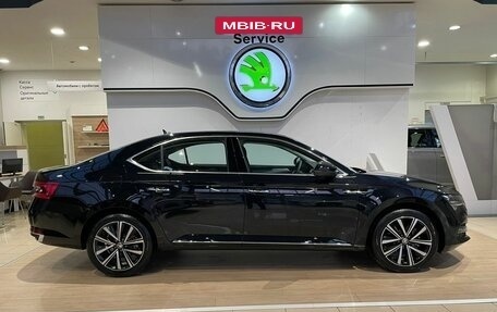 Skoda Superb III рестайлинг, 2024 год, 3 800 000 рублей, 4 фотография