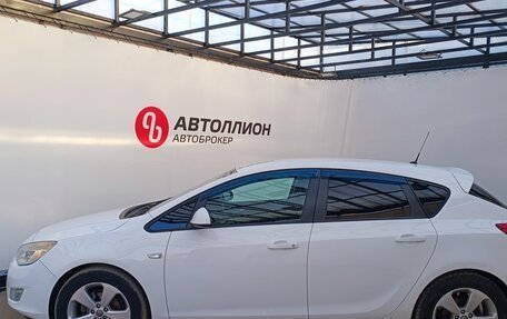 Opel Astra J, 2011 год, 699 000 рублей, 2 фотография