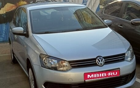 Volkswagen Polo VI (EU Market), 2011 год, 810 000 рублей, 2 фотография