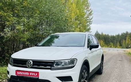 Volkswagen Tiguan II, 2019 год, 2 800 000 рублей, 2 фотография