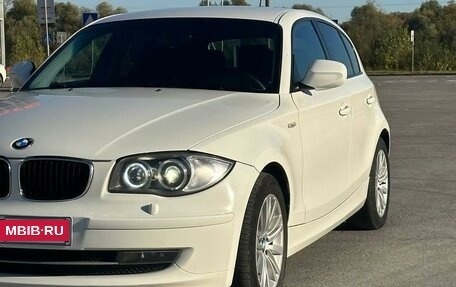 BMW 1 серия, 2011 год, 950 000 рублей, 2 фотография