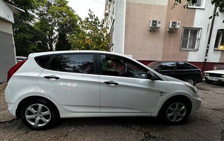 Hyundai Solaris II рестайлинг, 2013 год, 1 100 000 рублей, 4 фотография