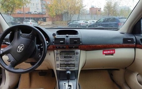 Toyota Avensis III рестайлинг, 2004 год, 530 000 рублей, 2 фотография