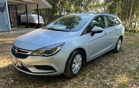 Opel Astra K, 2018 год, 1 250 000 рублей, 6 фотография