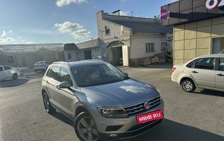 Volkswagen Tiguan II, 2017 год, 2 500 000 рублей, 3 фотография