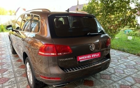 Volkswagen Touareg III, 2011 год, 3 350 000 рублей, 3 фотография