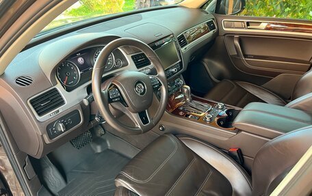 Volkswagen Touareg III, 2011 год, 3 350 000 рублей, 19 фотография